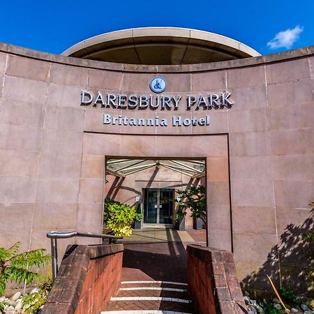 Daresbury Park Hotel & Spa Esterno foto